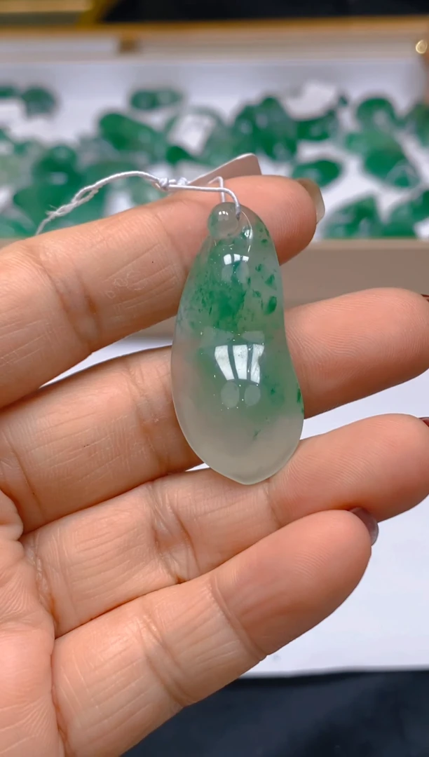 【闪购商品】石英质玉颈饰未镶嵌冰美人A货非洲翠