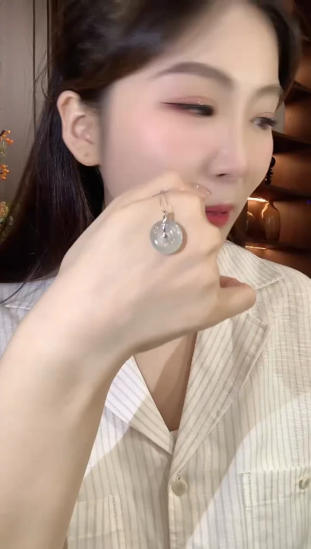 吊坠(不含链)18K金镶嵌翡翠C3翡翠多样性发货一件