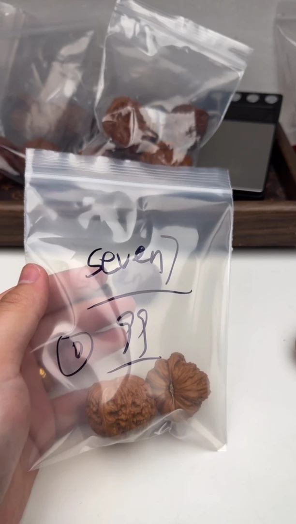 桃核把件s****7文玩核桃