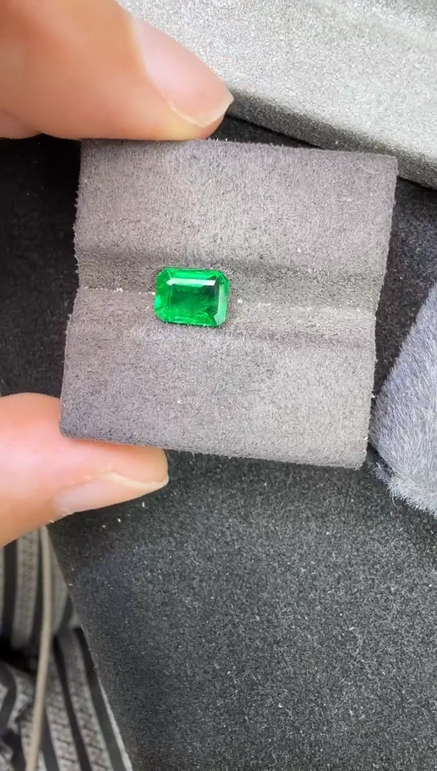 未镶嵌定制定制祖母绿天然1.3克拉国际证书