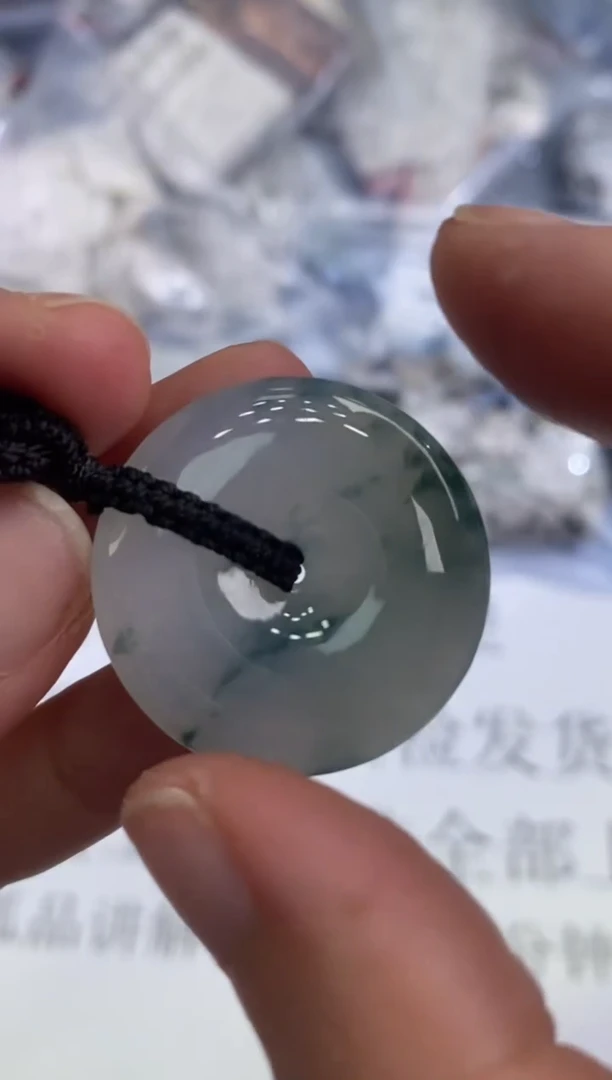 未镶嵌挂件翡翠303241       多人