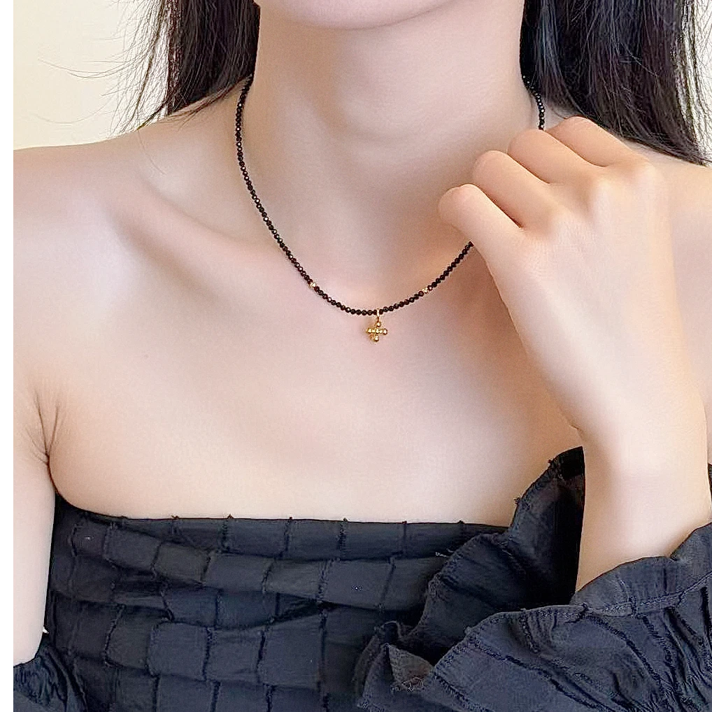 铜合金项链 黑尖尖手工串珠十字架项链气质高级感锁骨链短款颈链