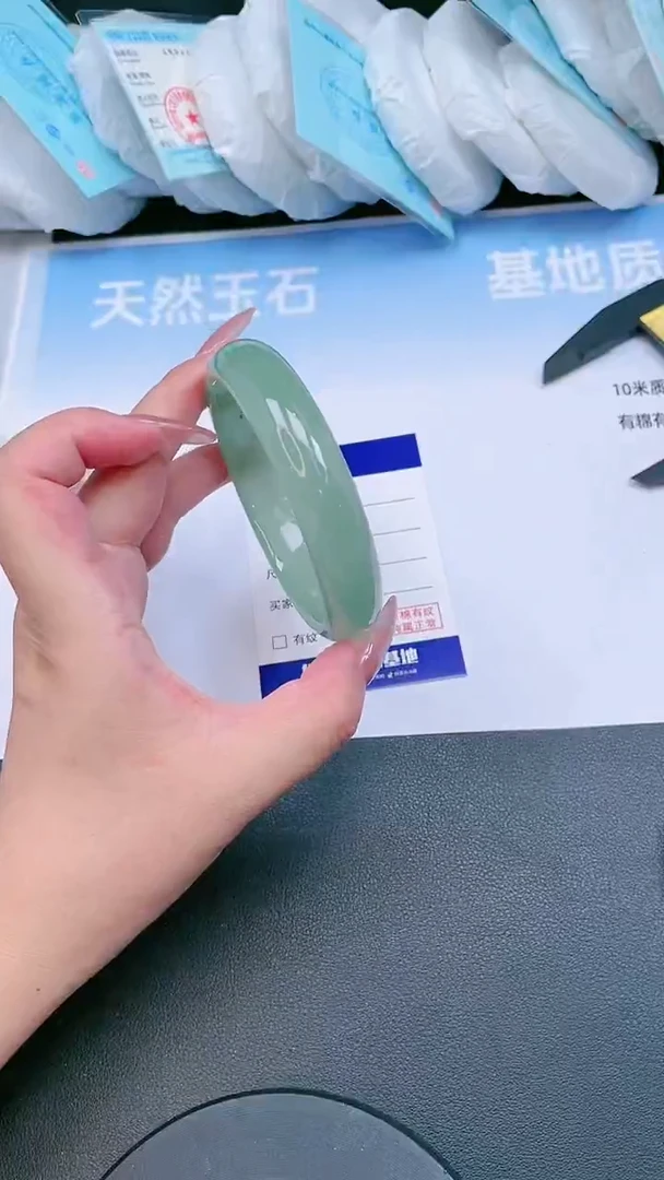 未镶嵌手镯石英质玉24T15-60