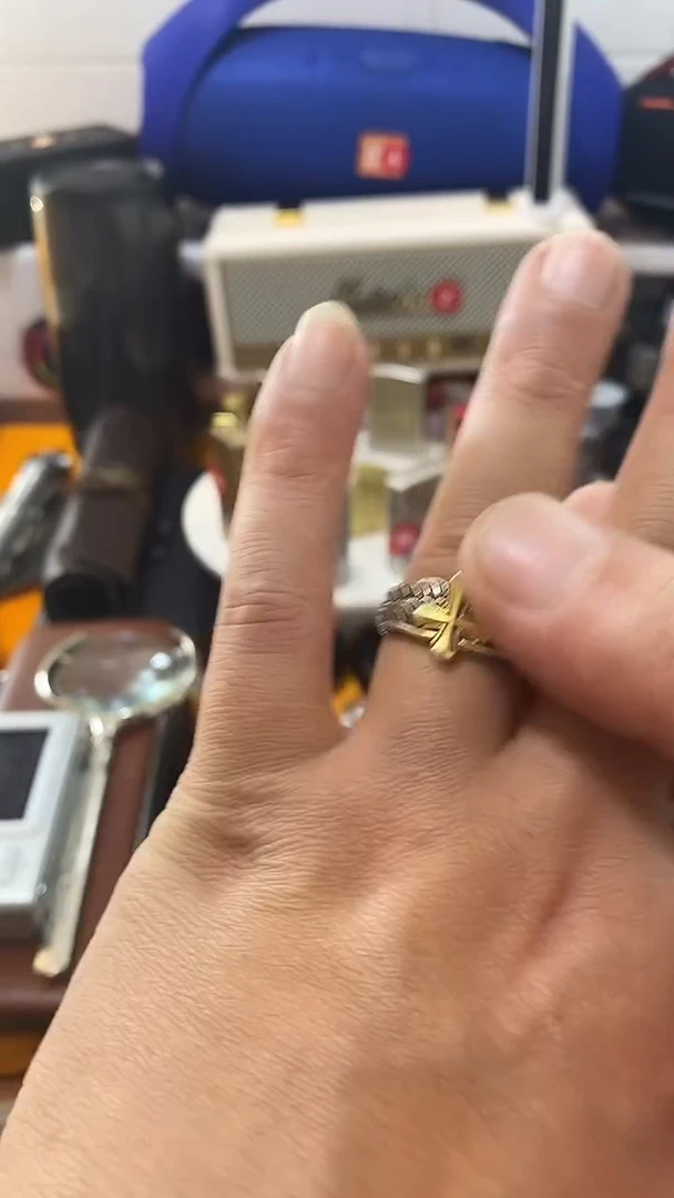 瓷片闪购商品 如图所示