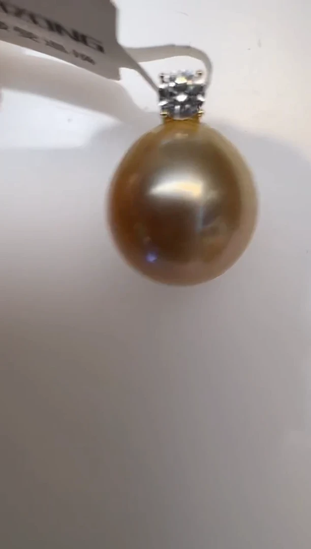 颈饰18K金镶嵌海水珍珠吊坠