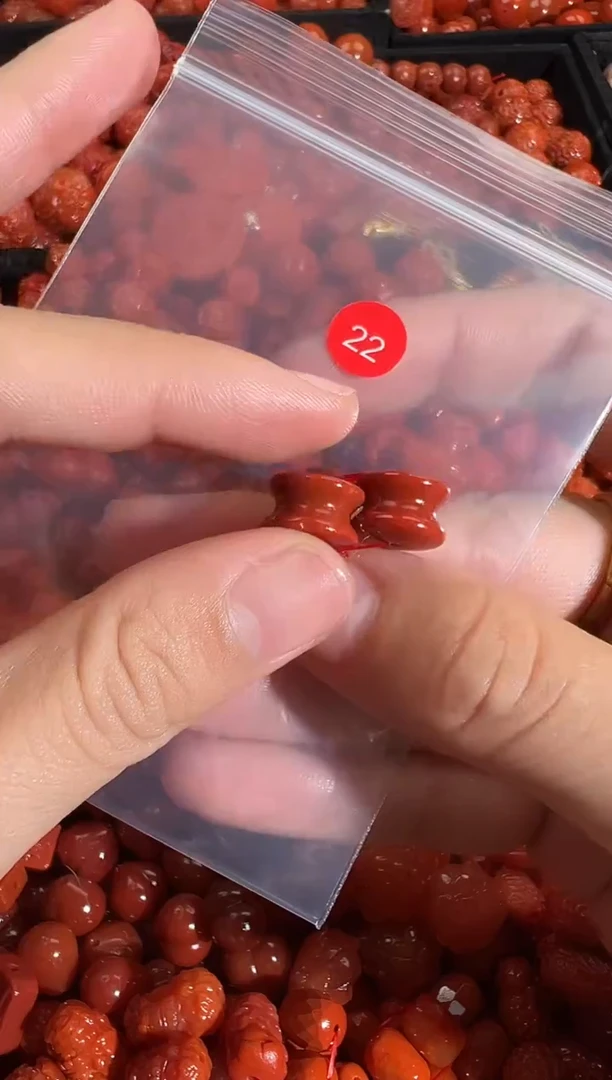 颈饰未镶嵌南红玛瑙1