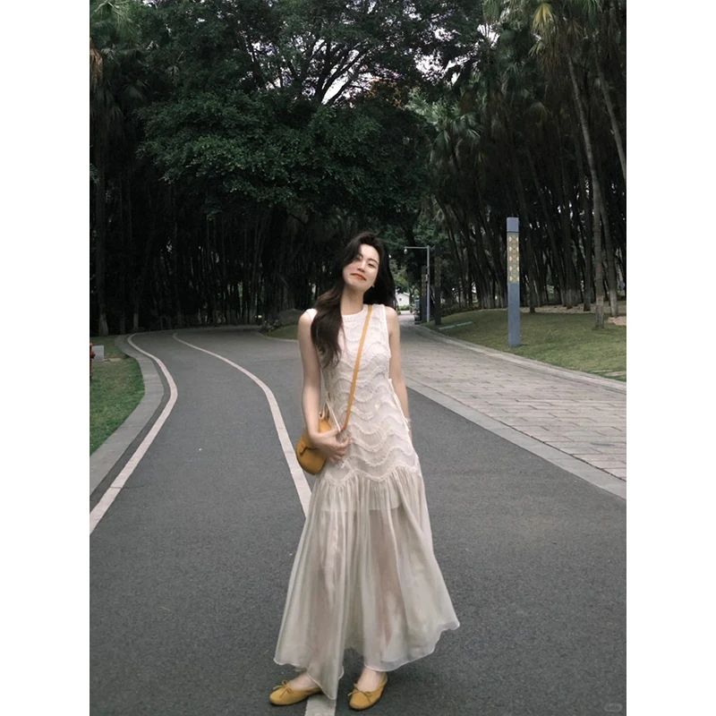 2025春季法式海边度假小香风气质收腰白色圆领无袖拼接连衣裙子女