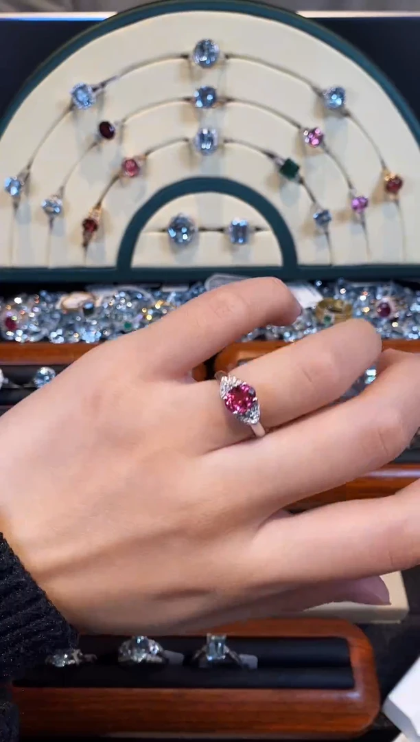 【闪购商品】红色碧玺戒指18K金镶嵌 高级感时尚穿搭