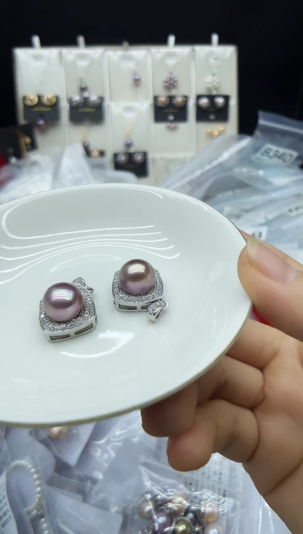 淡水珍珠未镶嵌颈饰吊坠多其性发其一