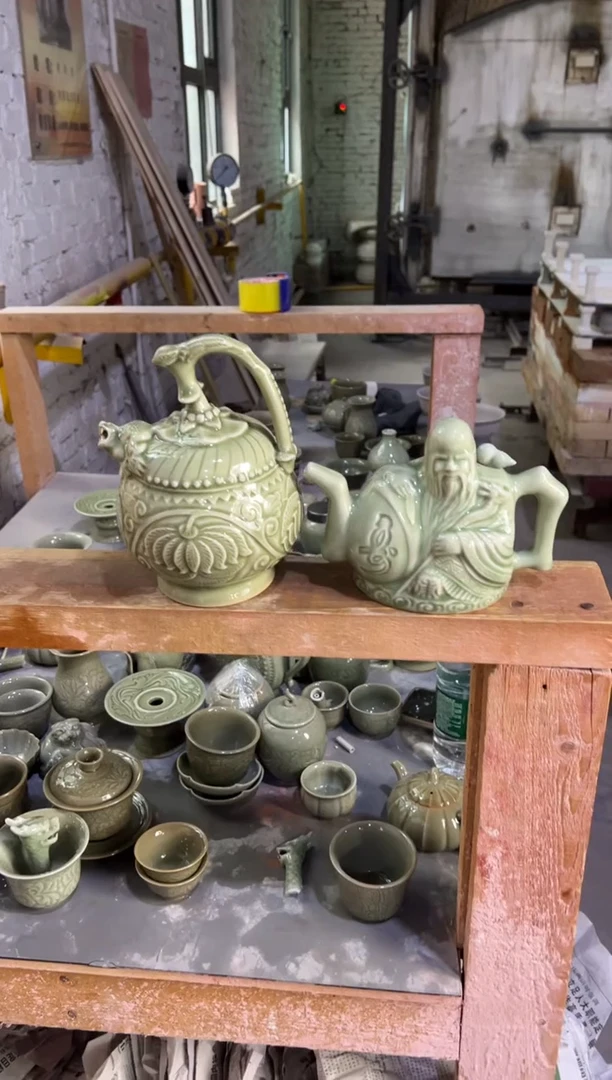 微瑕耀州四绝倒流壶+两心壶