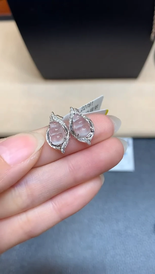 18K金镶嵌翡翠耳饰福豆【无服务费