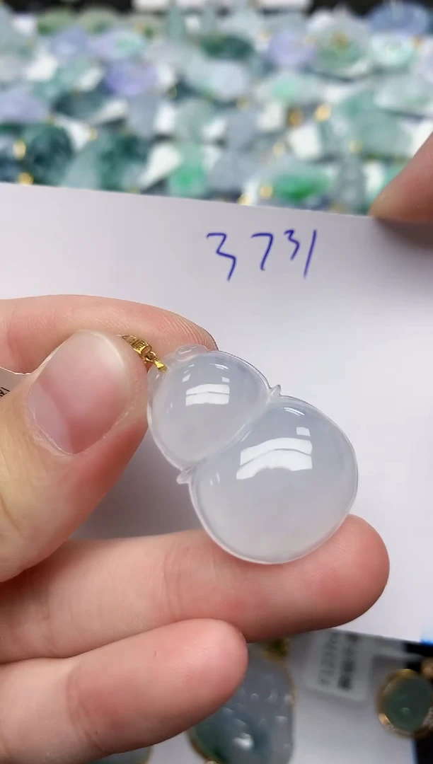 颈饰18K金镶嵌翡翠 天然缅甸A货翡翠百元以上9元证书费自理