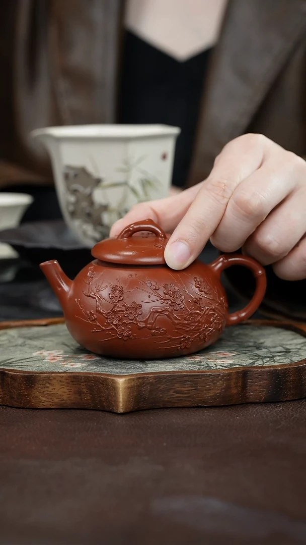 九隐茶器朱泥堆绘梅花壶