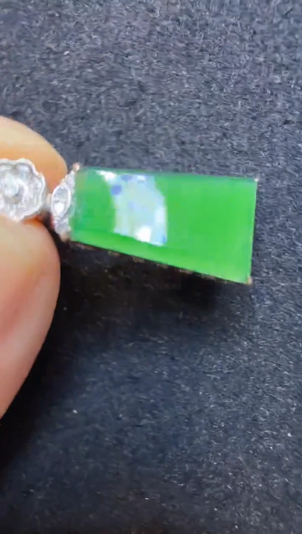 吊坠(不含链)18K金镶嵌翡翠多样性团购发一件