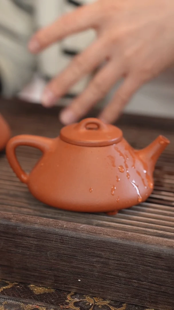 茶壶紫砂子冶石瓢 红清水 半手工 210cc
