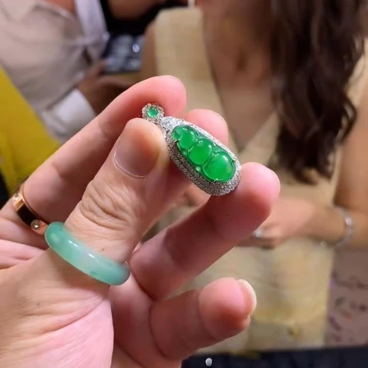 【逍遥】天然A货翡翠福豆吊坠*2483/64/多样性发/1件