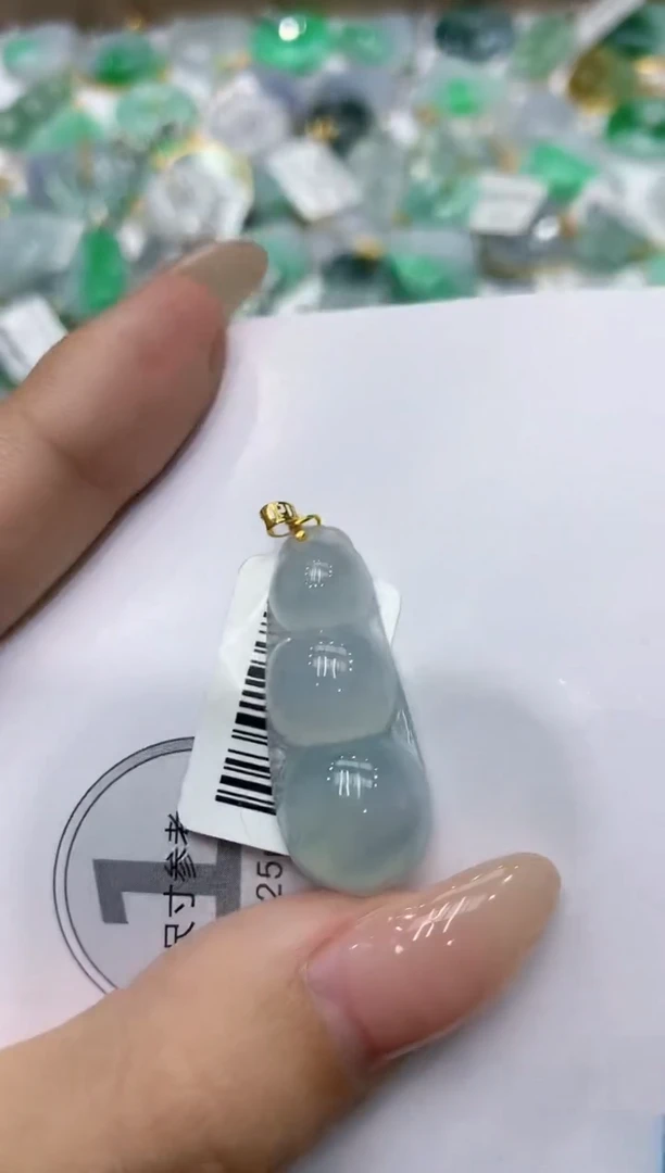 颈饰18K金镶嵌翡翠111111111111