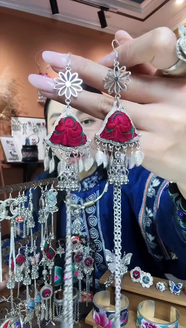 【闪购商品】刺绣纯手工民族风耳环