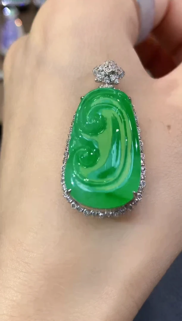 吊坠(不含链)18K金镶嵌翡翠D45