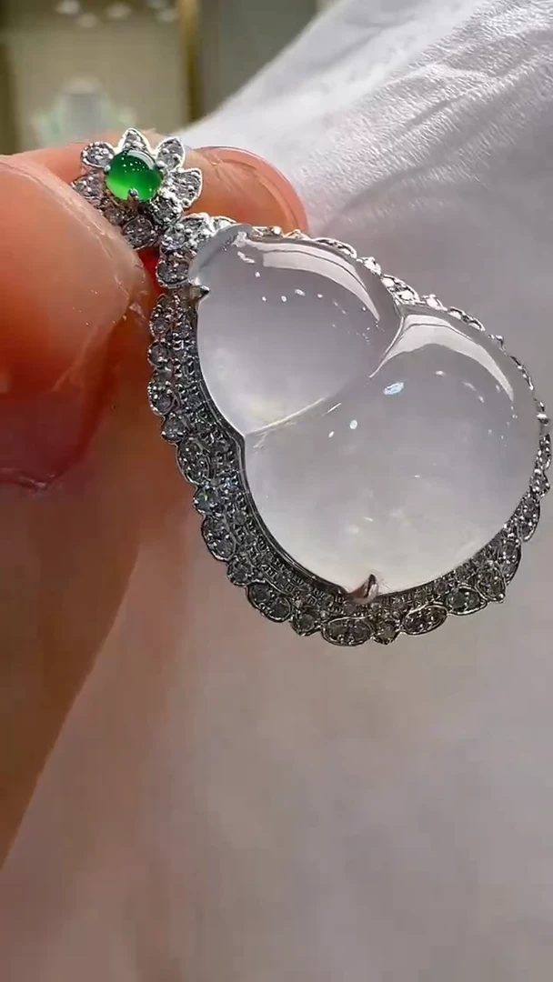 【闪购商品】翡翠吊坠(不含链)18K金镶嵌多样性发货拍一发一