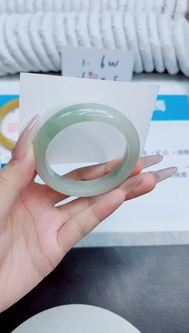未镶嵌手镯石英质玉85/51