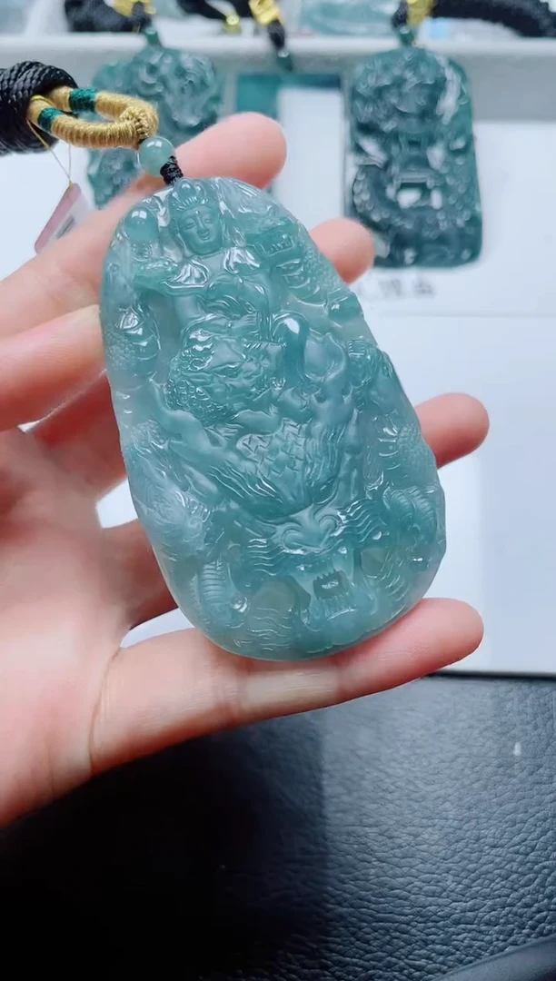 颈饰未镶嵌翡翠