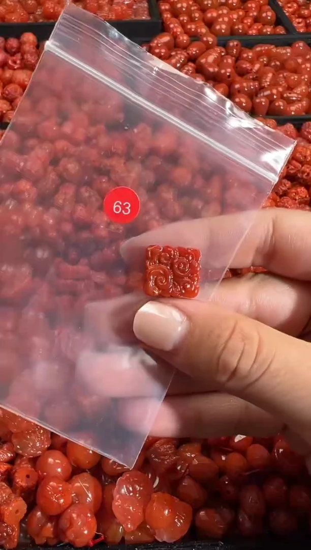 颈饰未镶嵌南红玛瑙1