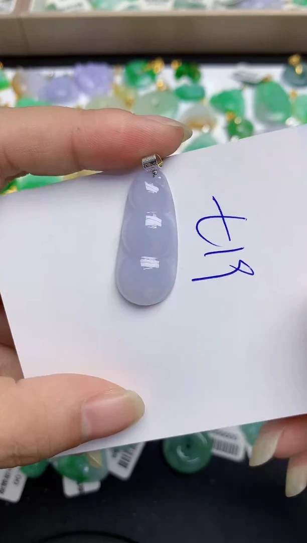 翡翠18K金镶嵌颈饰11111111