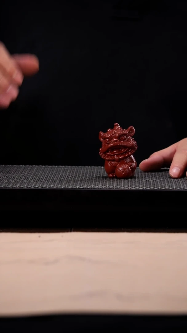 茶壶紫砂茶宠喜狮朱泥茶宠