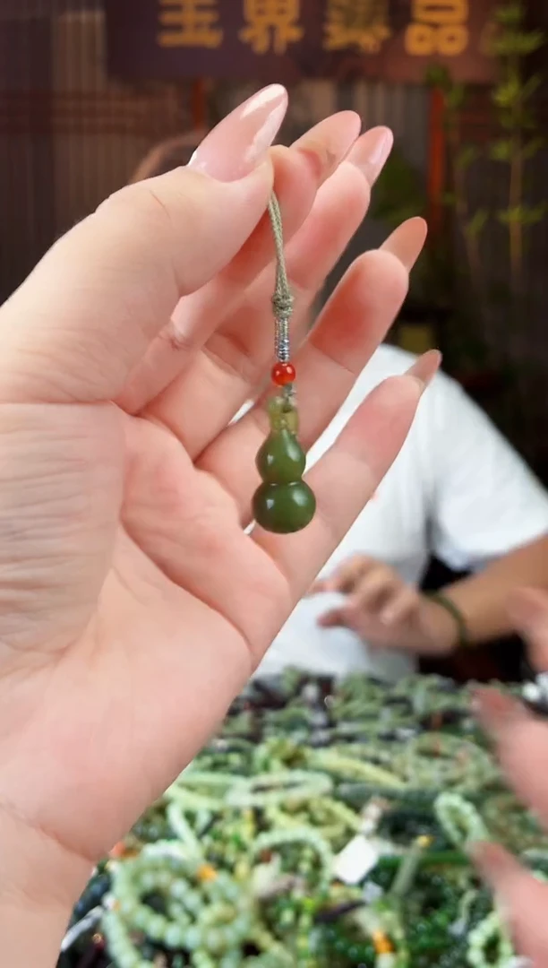 和田玉未镶嵌颈饰拍一发一