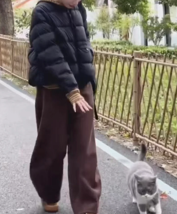 时尚潮流百搭精品女装dgd7395