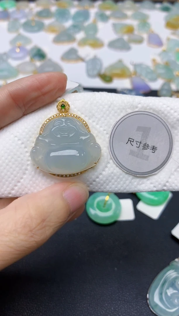 翡翠18K金镶嵌颈饰天然缅甸A货翡翠