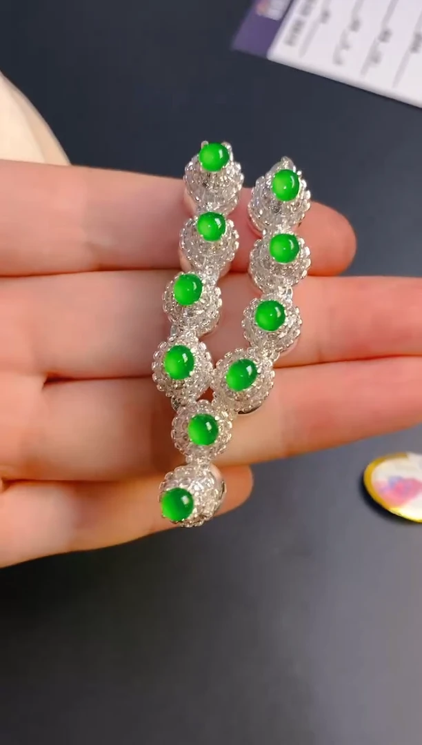 未镶嵌翡翠耳饰天然