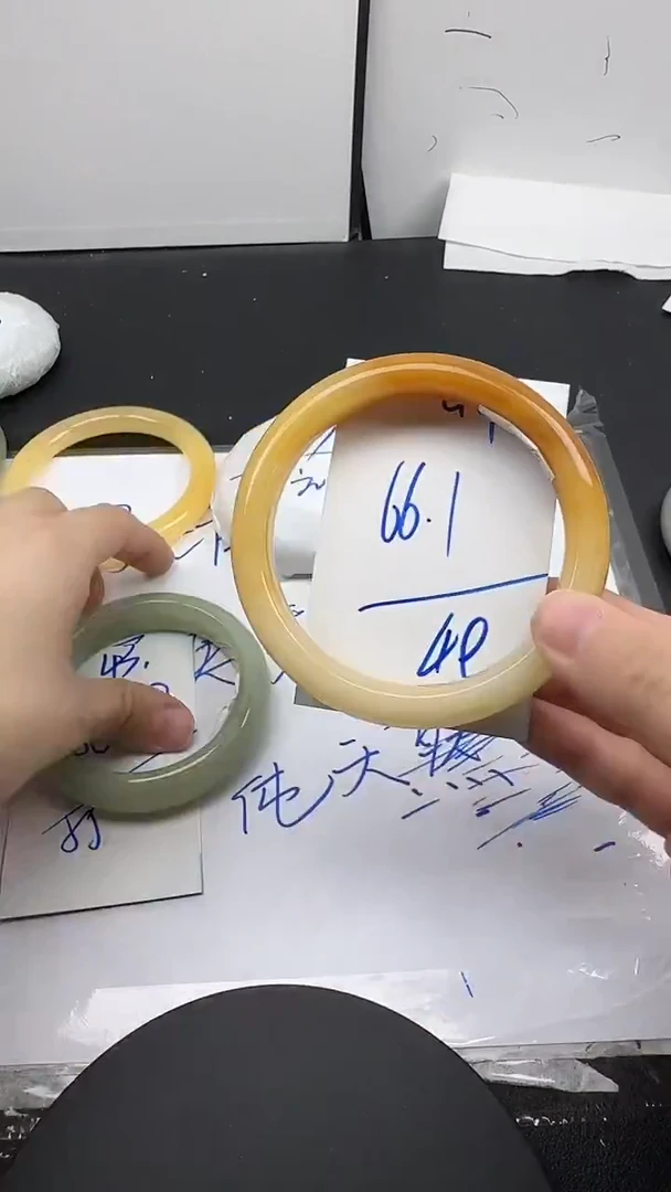 未镶嵌手镯石英质玉44/66
