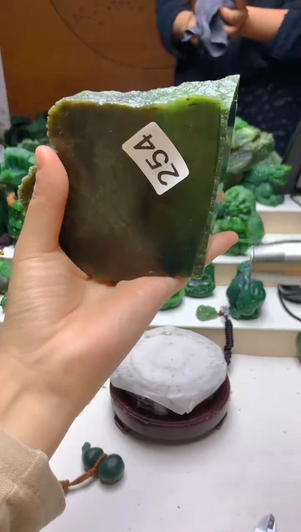 未镶嵌和田玉（碧玉）珠宝半成品0