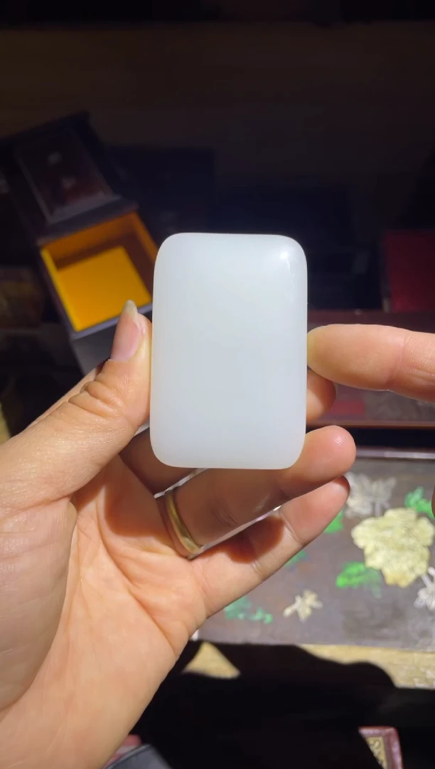 和田玉未镶嵌颈饰白玉面包牌1件