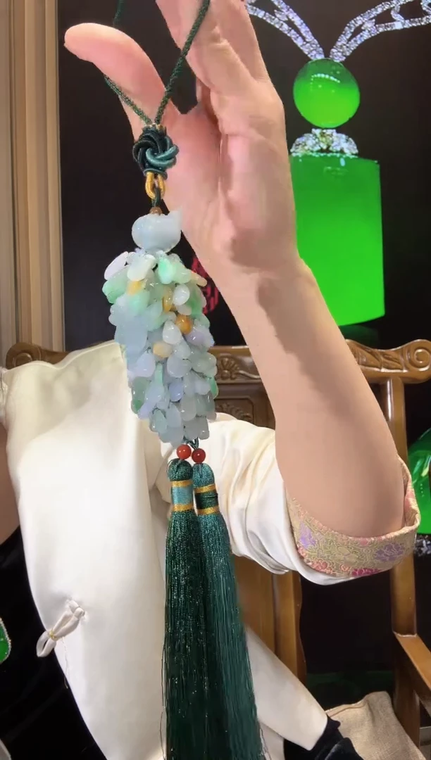 【闪购商品】翡翠挂件未镶嵌壶