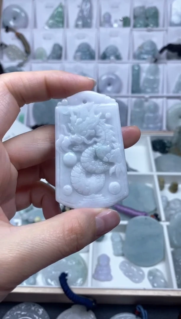 【闪购商品】翡翠颈饰未镶嵌龙牌