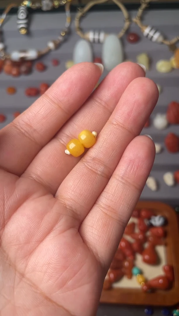 裸石蜜蜡未镶嵌多样性发货，7mm蜜蜡老型一对