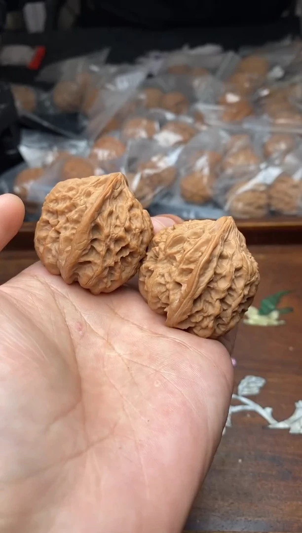 【闪购商品】文玩核桃把件A47号39尺野牛