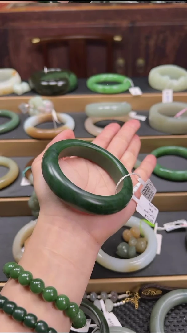 未镶嵌手镯和田玉?****?碧籽55