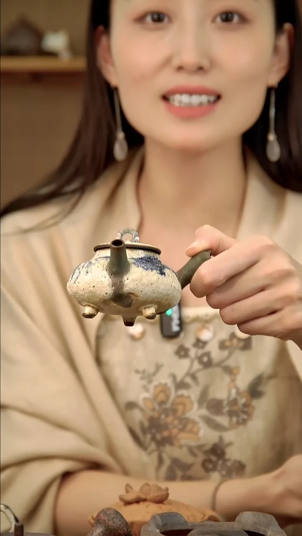 言野手作 粉引侧把壶