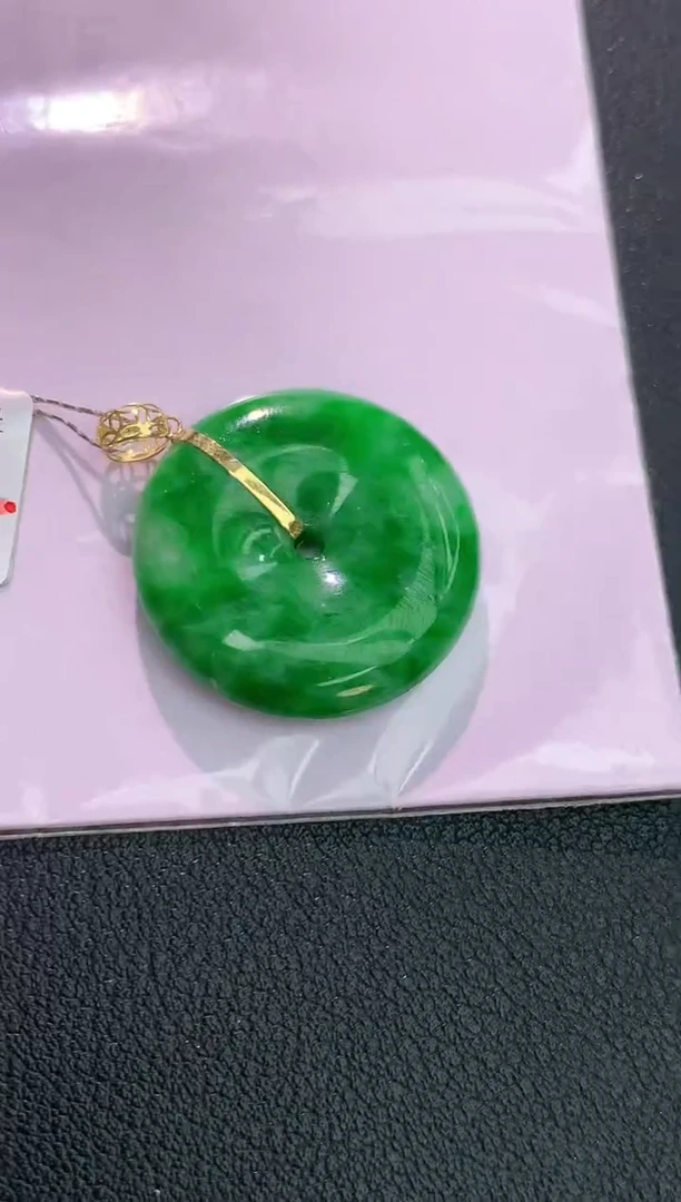 颈饰18K金镶嵌翡翠赠礼盒证书 丁丁