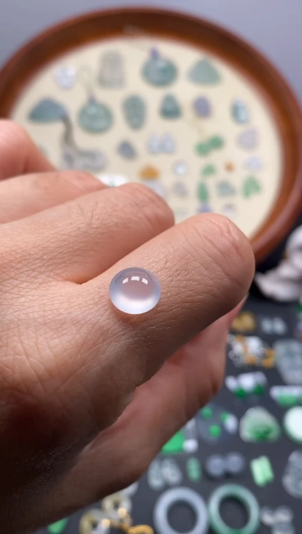 颈饰未镶嵌翡翠高冰蛋面/芬