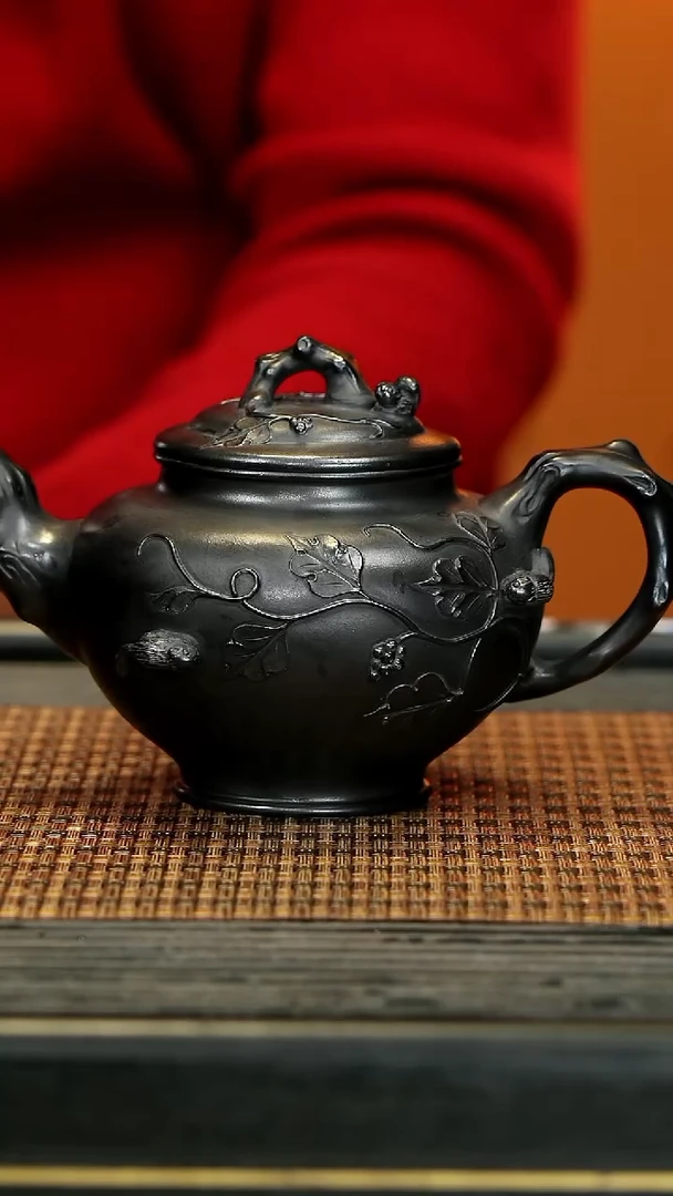 【闪购商品】紫砂茶壶HST43松鼠葡萄 古乌泥