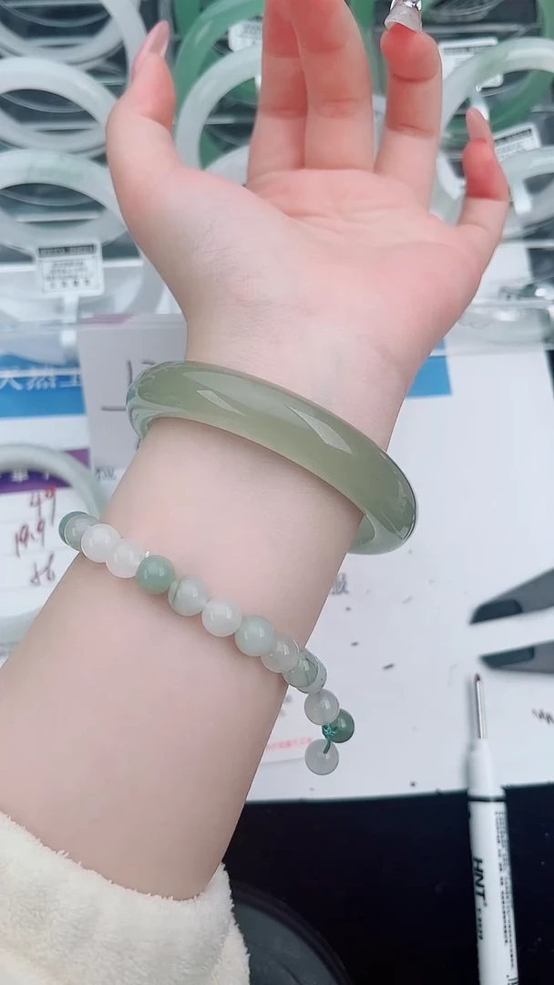 未镶嵌手镯石英质玉50-61/62