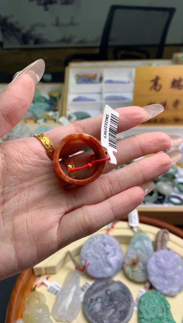 【闪购商品】翡翠颈饰未镶嵌天然缅甸翡翠A货