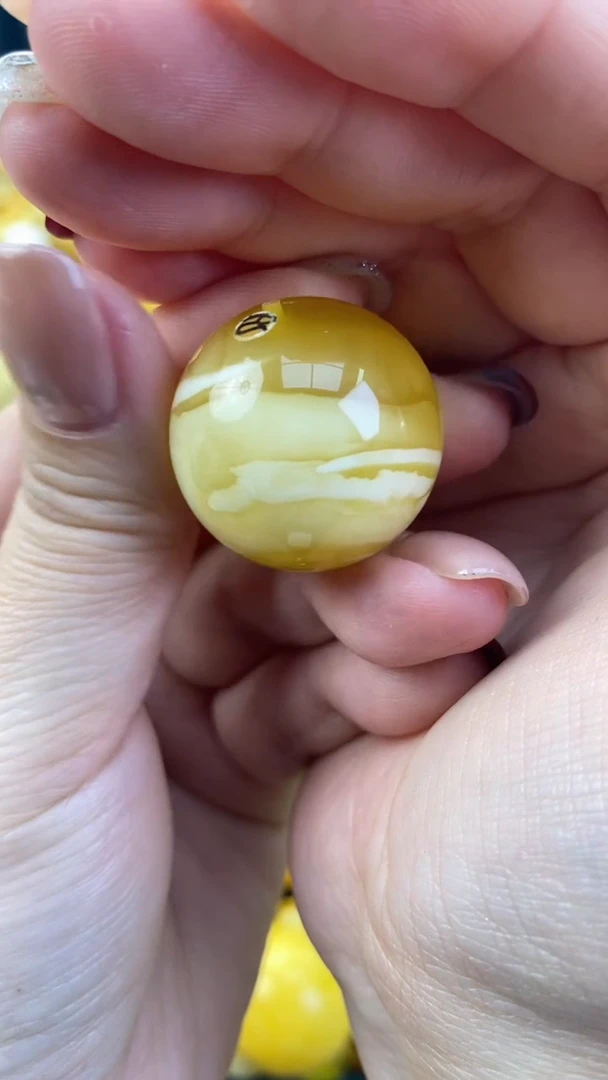 【闪购商品】琥珀裸石未镶嵌月.25