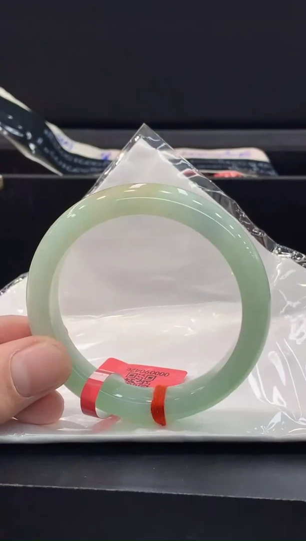 未镶嵌手镯翡翠翡翠手镯