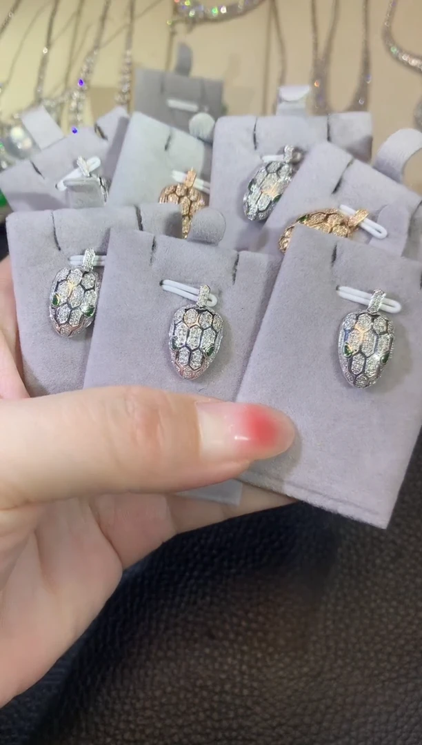 【云中意】钻石18K金镶嵌蛇头吊坠-多样性发一件